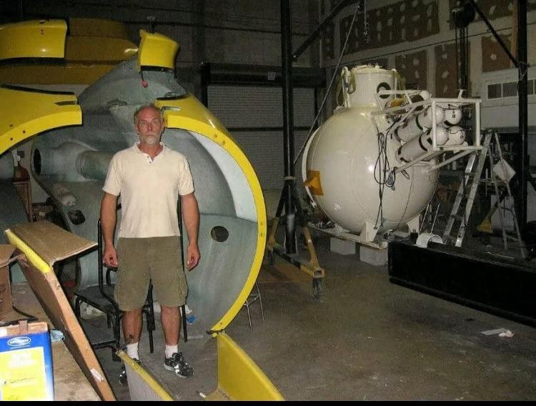 Pressure hull open in the shop